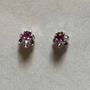 14k real white gold stud earrings w/Amethyst stone !